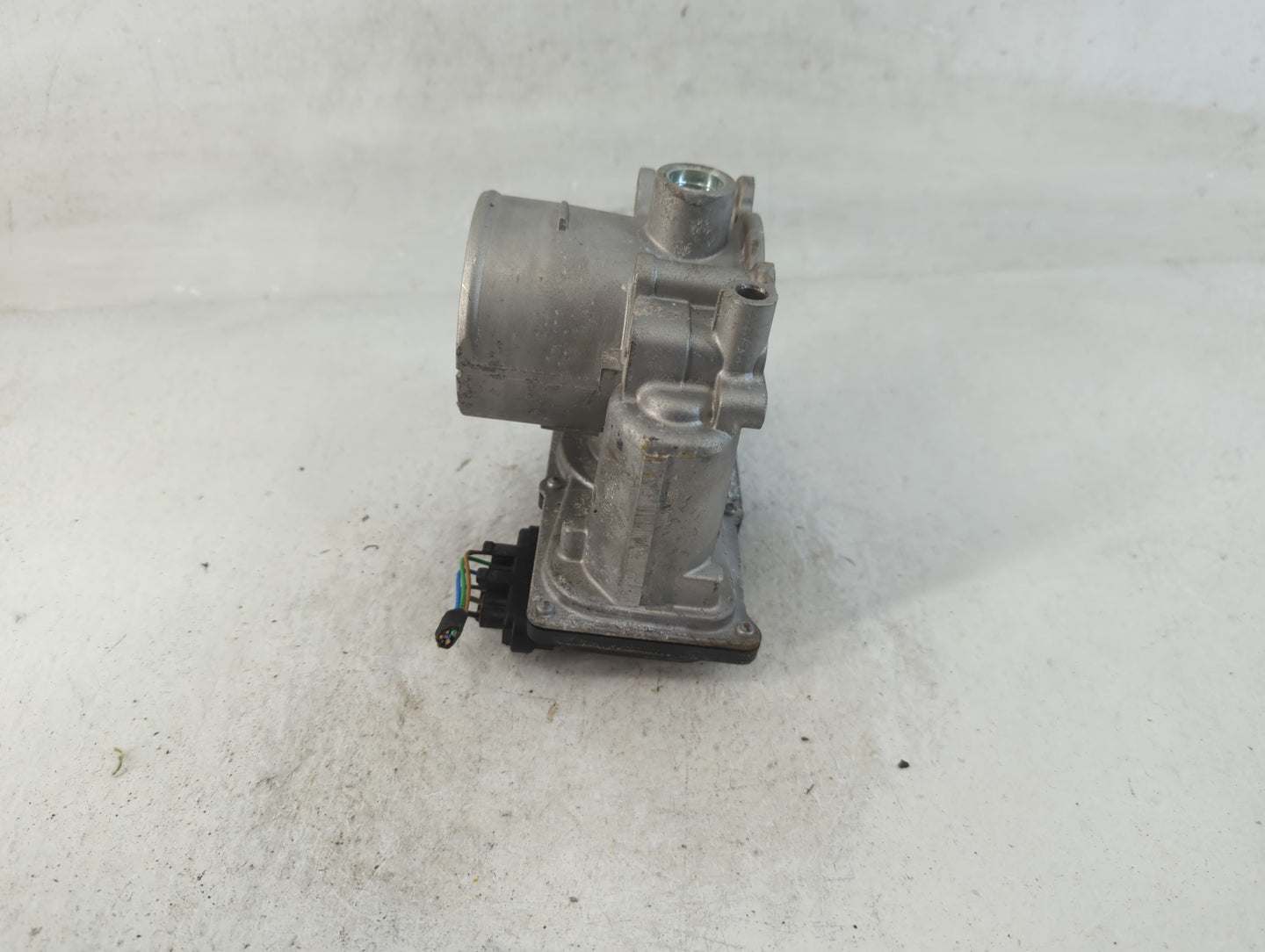 2020-2021 Kia Soul Throttle Body P/N:35100-2E410 Fits Fits 2020 2021 2022 OEM Used Auto Parts - Oemusedautoparts1.com