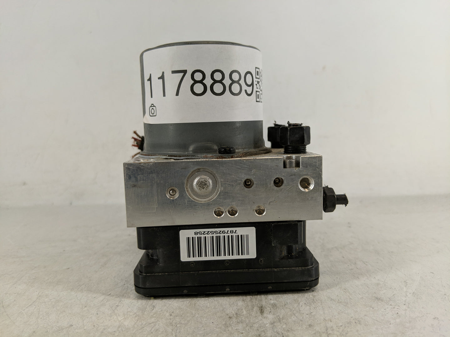 2020-2021 Kia Sportage ABS Pump Control Module Replacement P/N:BE6003AO00 58920-D9510 Fits Fits 2020 2021 OEM Used Auto Part