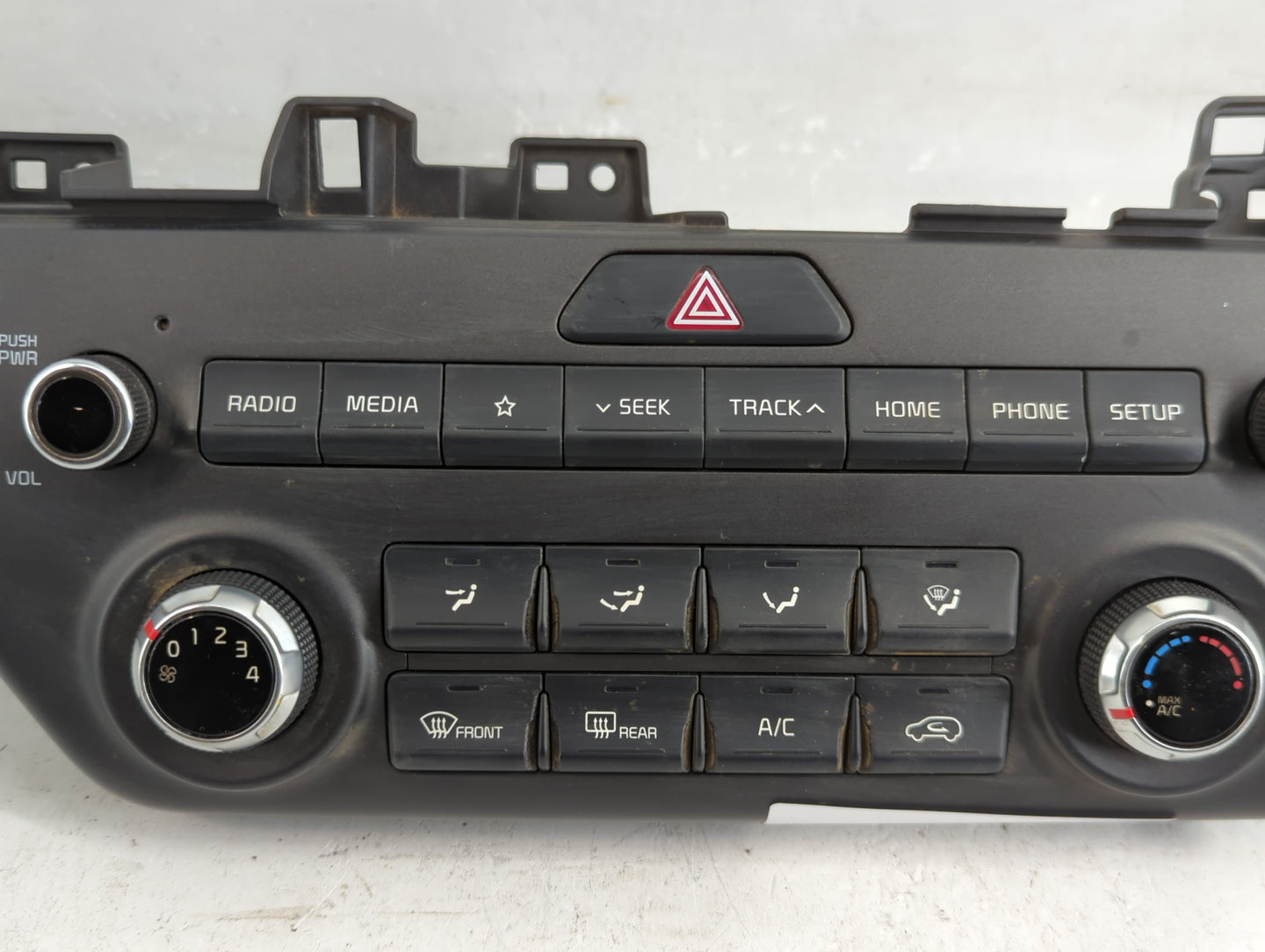 2020 Kia Sportage Radio AM FM Cd Player Receiver Replacement P/N:T19071BWK11A0000IT3 97250-D9AB0AK5 Fits OEM Used Auto Parts