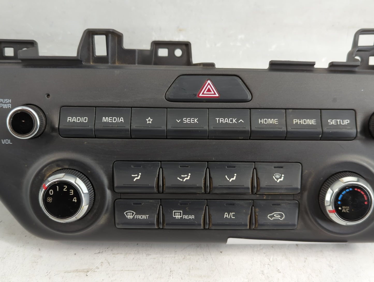 2020 Kia Sportage Radio AM FM Cd Player Receiver Replacement P/N:T19071BWK11A0000IT3 97250-D9AB0AK5 Fits OEM Used Auto Parts