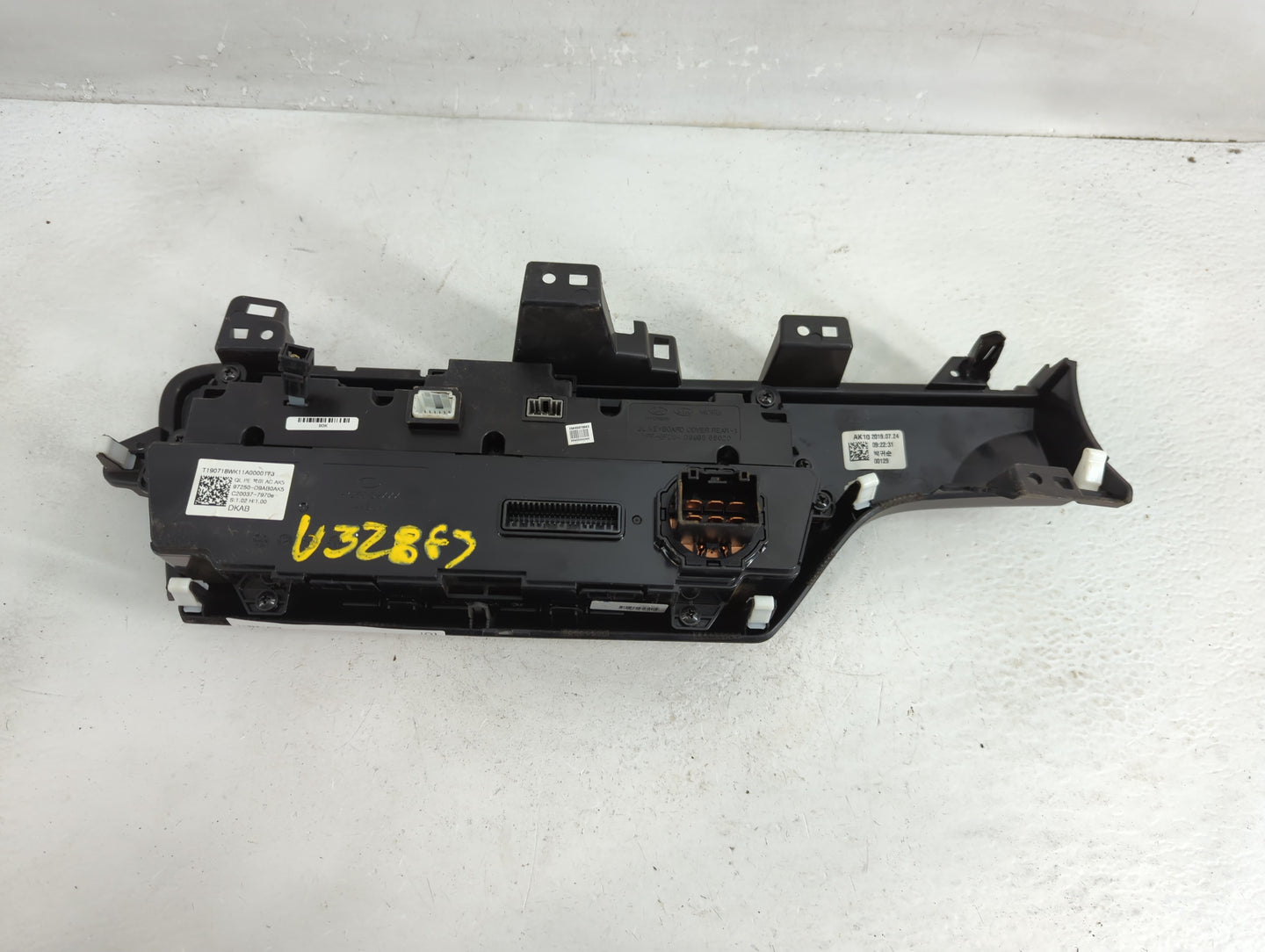 2020 Kia Sportage Radio AM FM Cd Player Receiver Replacement P/N:T19071BWK11A0000IT3 97250-D9AB0AK5 Fits OEM Used Auto Parts