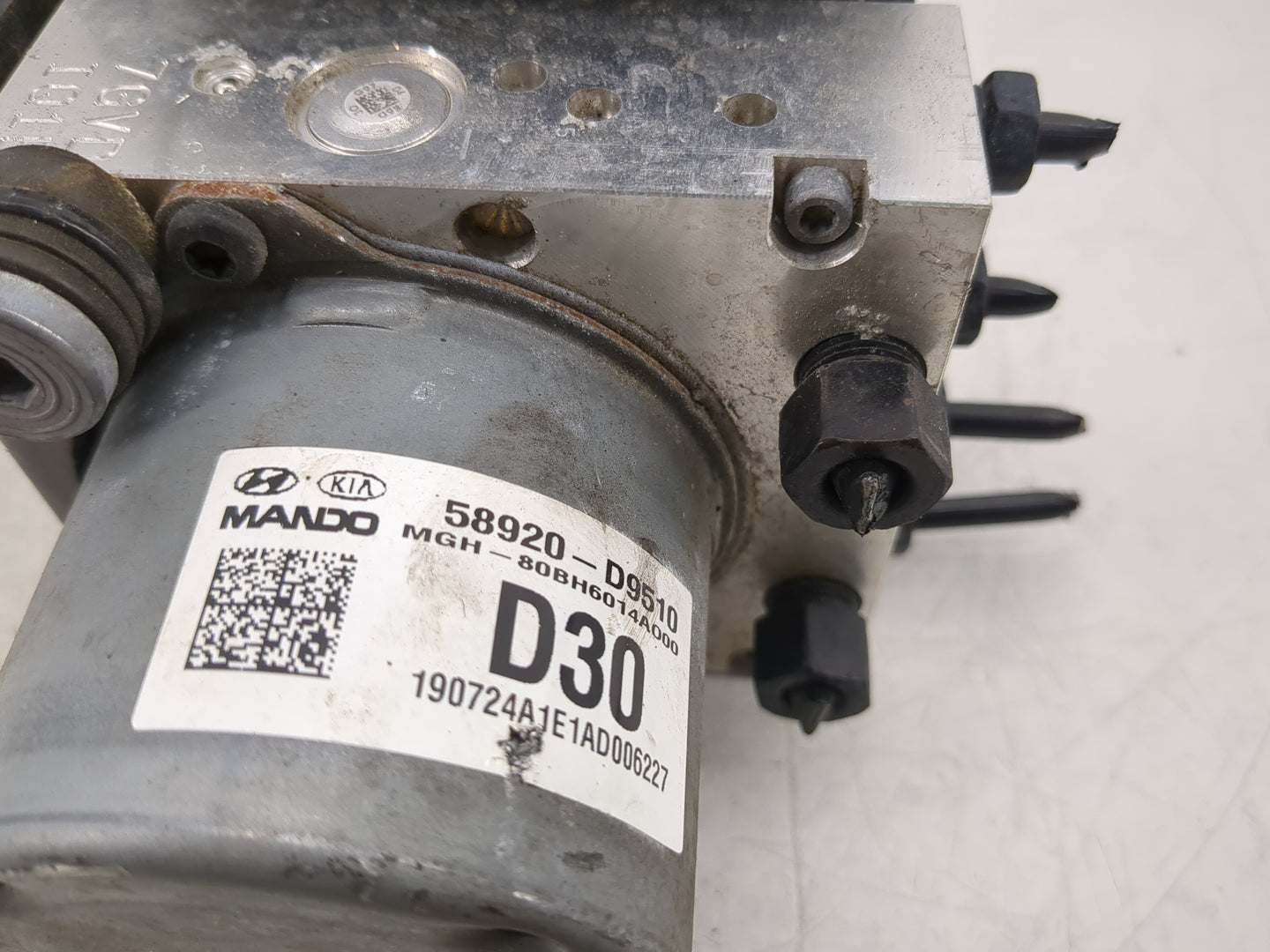 2020-2021 Kia Sportage ABS Pump Control Module Replacement P/N:58920-D9510 Fits Fits 2020 2021 OEM Used Auto Parts - Oemused