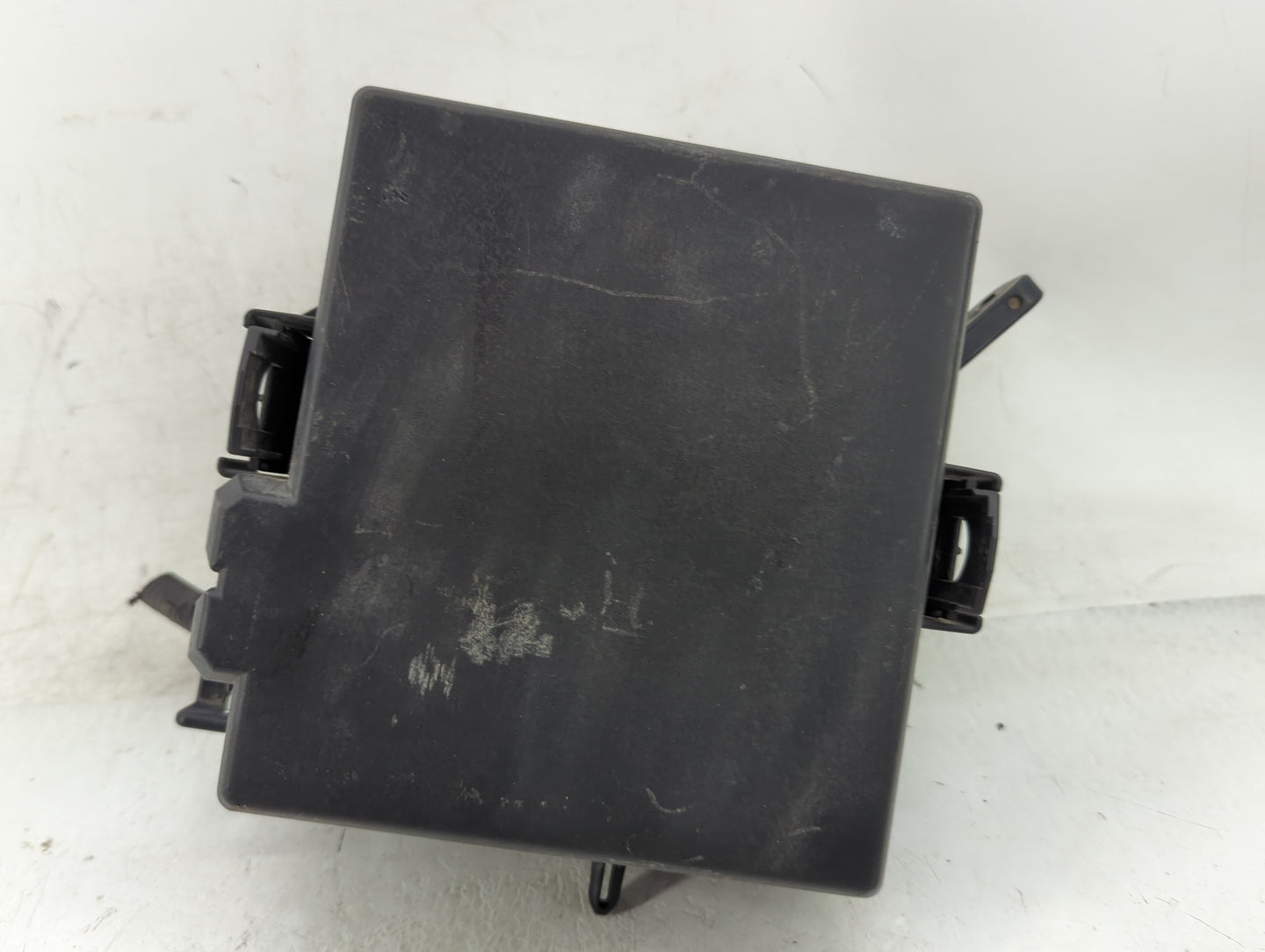 2020-2021 Kia Sportage Fusebox Fuse Box Panel Relay Module P/N:914F0D9180 Fits Fits 2020 2021 OEM Used Auto Parts - Oemuseda