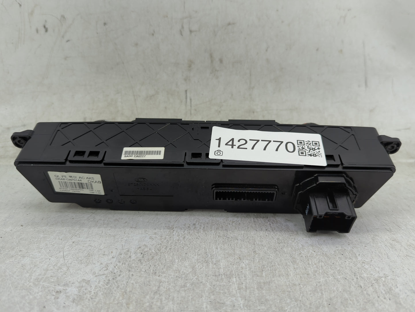 2020-2021 Kia Sportage Ac Heater Climate Control 97250-d9ab0ak5 - Oemusedautoparts1.com