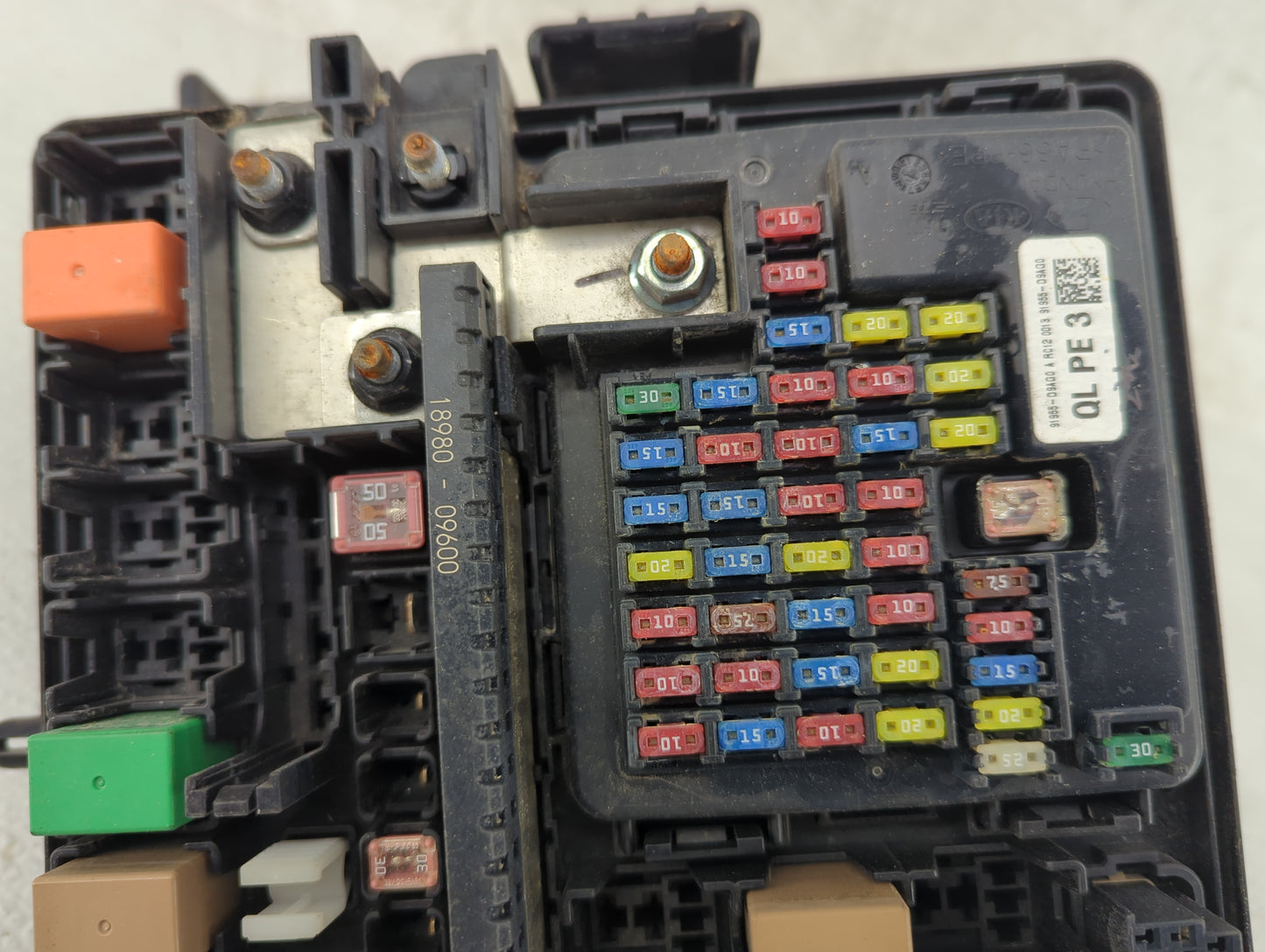 2020-2021 Kia Sportage Fusebox Fuse Box Panel Relay Module P/N:91955-D9A00 91955-D9A00 A RC12 C013 Fits Fits 2020 2021 OEM U