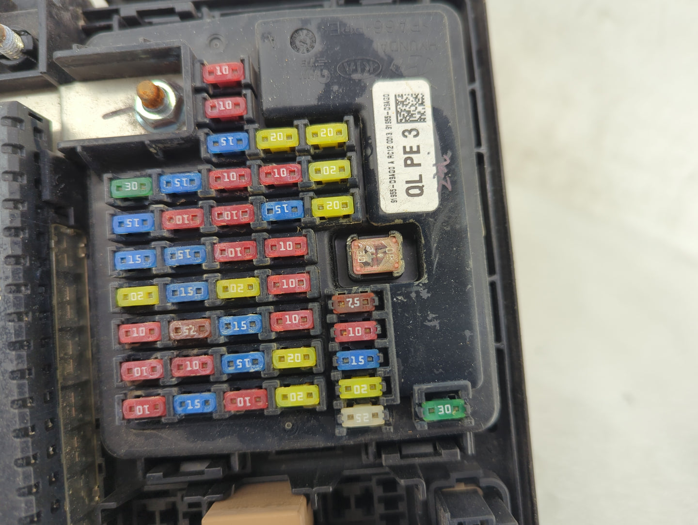 2020-2021 Kia Sportage Fusebox Fuse Box Panel Relay Module P/N:91955-D9A00 91955-D9A00 A RC12 C013 Fits Fits 2020 2021 OEM U
