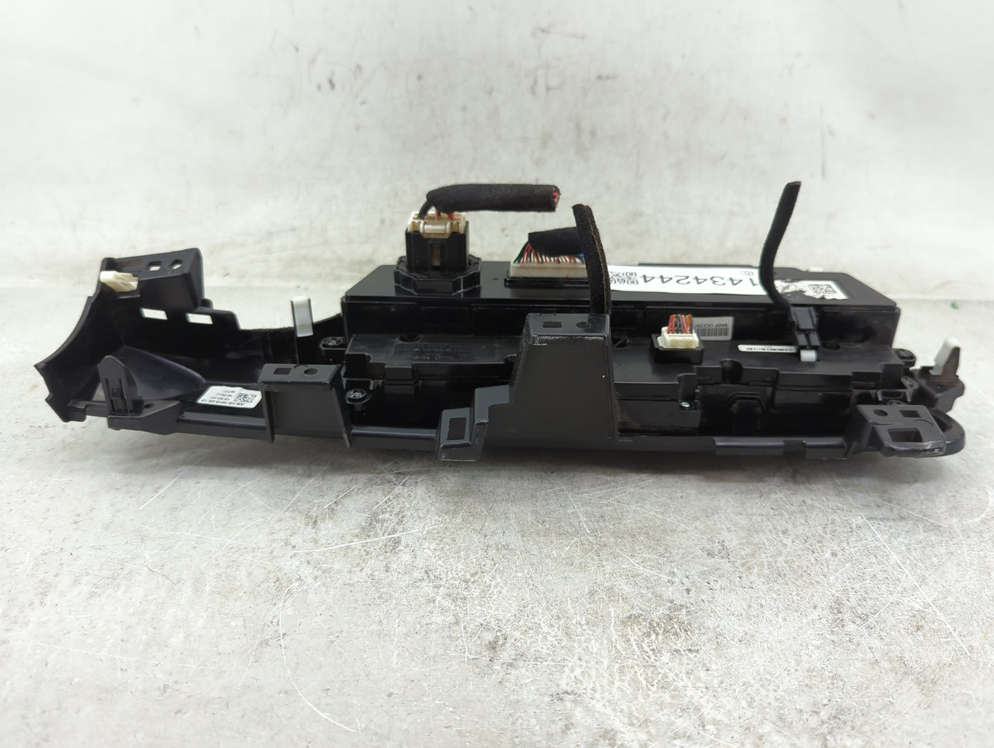 2020-2021 Kia Sportage Climate Control Module Temperature AC/Heater Replacement P/N:84745-D9100 Fits Fits 2020 2021 OEM Used