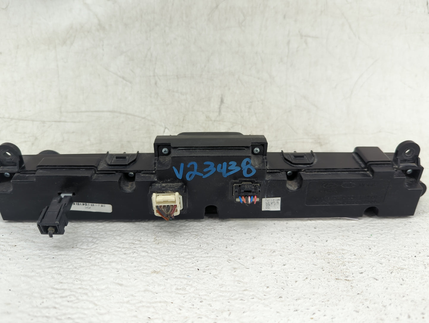 2018-2021 Kia Sportage Radio AM FM Cd Player Receiver Replacement P/N:D9965 68020 Fits Fits 2018 2019 2020 2021 OEM Used Aut