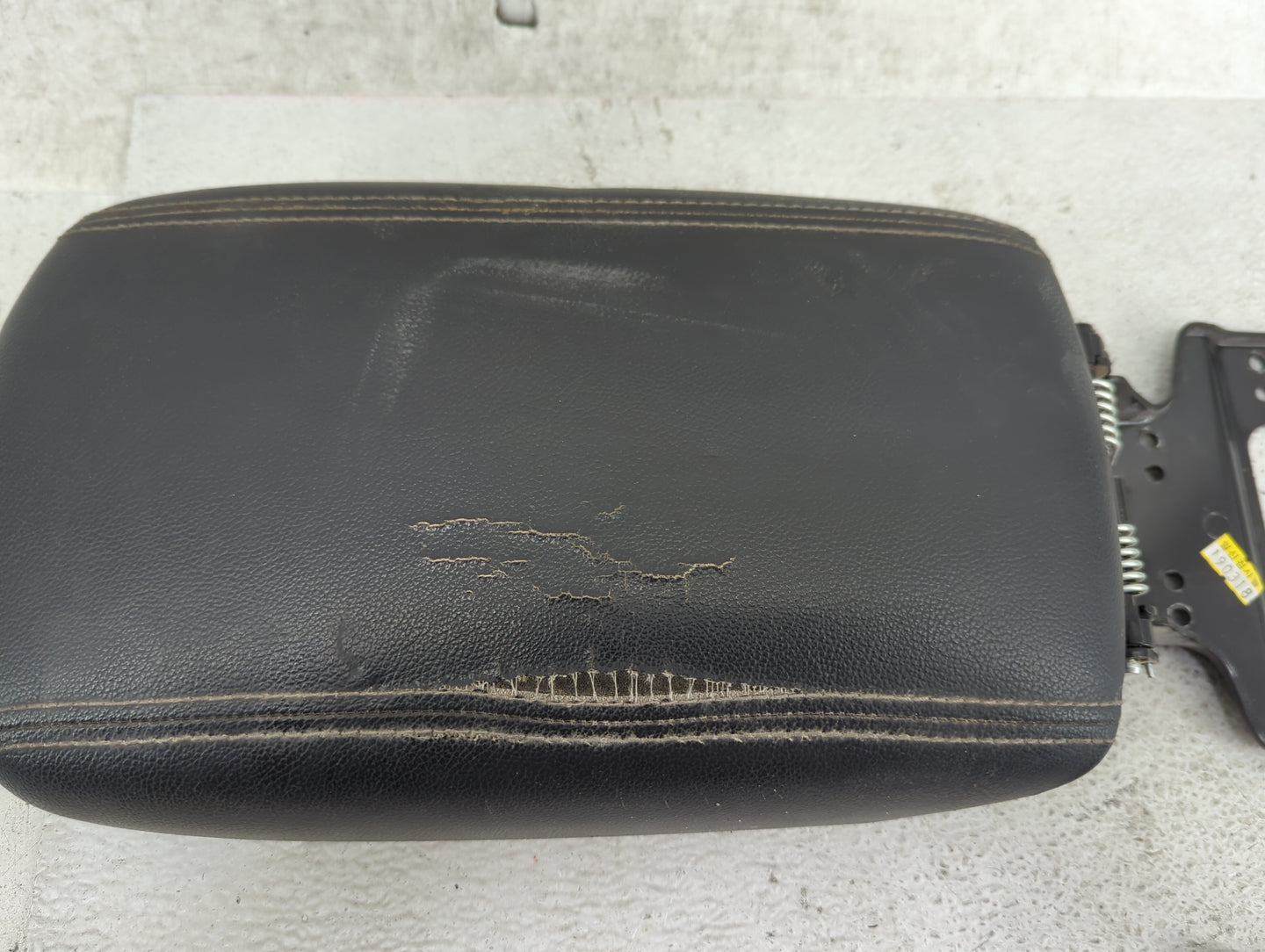 2020 Kia Sportage Center Console Armrest Cover Lid Fits OEM Used Auto Parts - Oemusedautoparts1.com