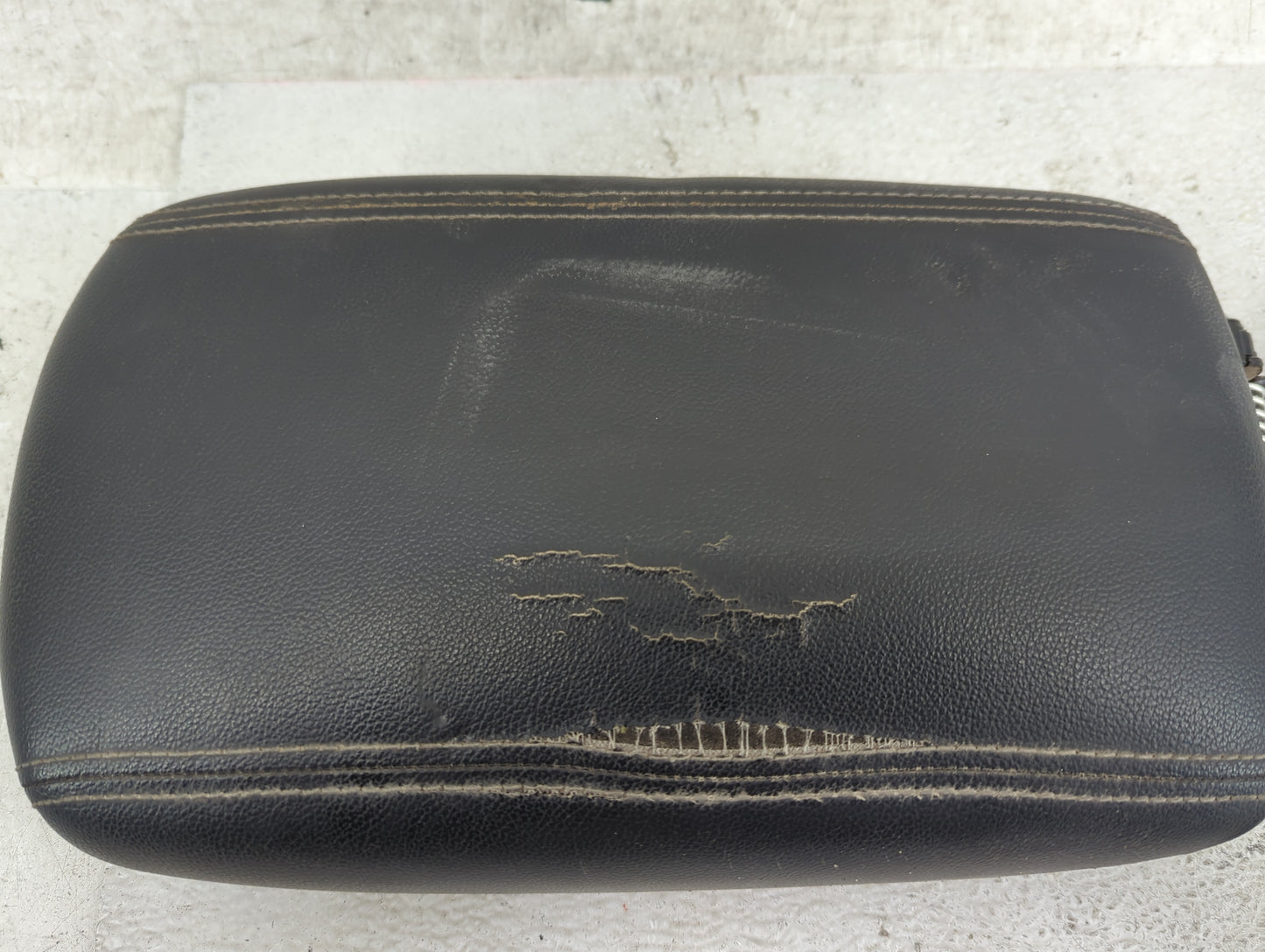2020 Kia Sportage Center Console Armrest Cover Lid Fits OEM Used Auto Parts - Oemusedautoparts1.com