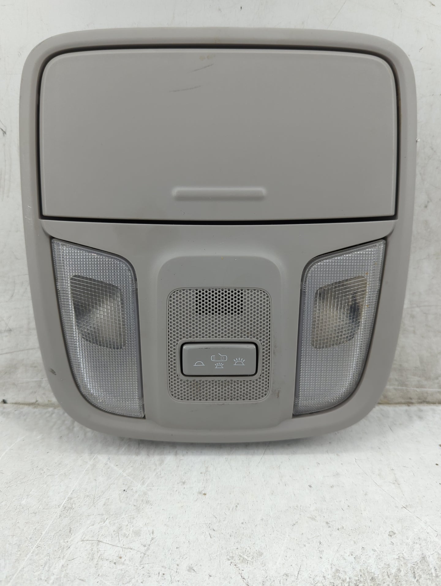 2020 Kia Sportage Overhead Roof Console - Oemusedautoparts1.com