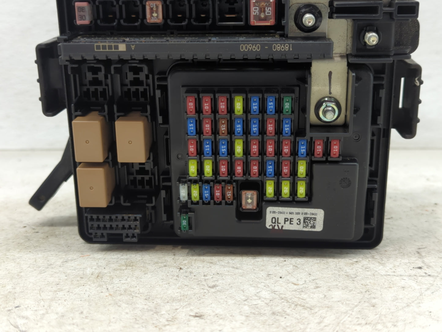 2020-2021 Kia Sportage Fusebox Fuse Box Panel Relay Module P/N:914F0-D9350 914F0D9350 Fits Fits 2020 2021 OEM Used Auto Part