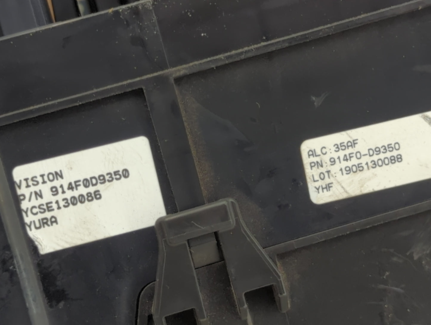 2020-2021 Kia Sportage Fusebox Fuse Box Panel Relay Module P/N:914F0-D9350 914F0D9350 Fits Fits 2020 2021 OEM Used Auto Part