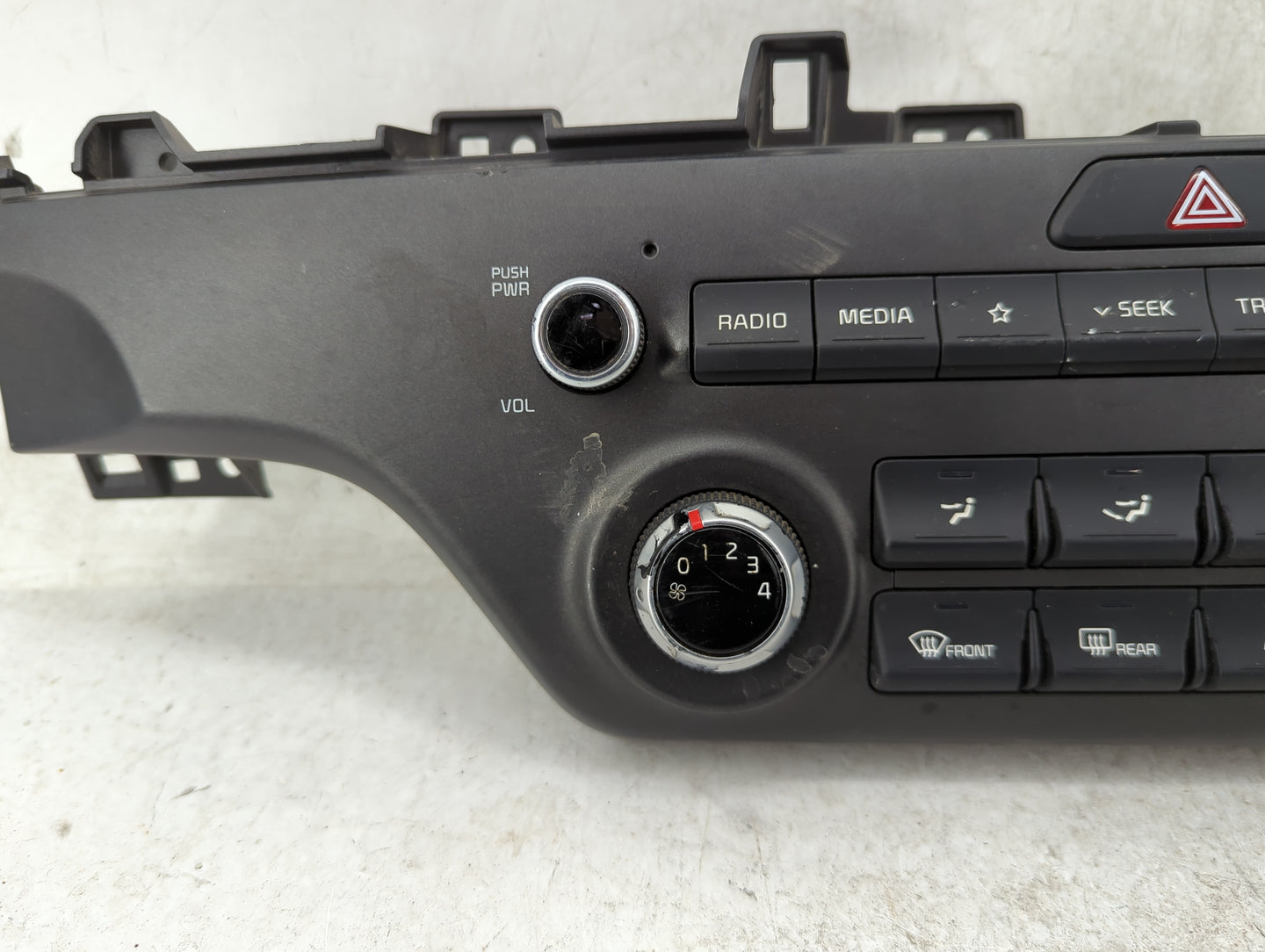 2020-2021 Kia Sportage Climate Control Module Temperature AC/Heater Replacement P/N:97250-D9AB0AK5 Fits Fits 2020 2021 OEM U