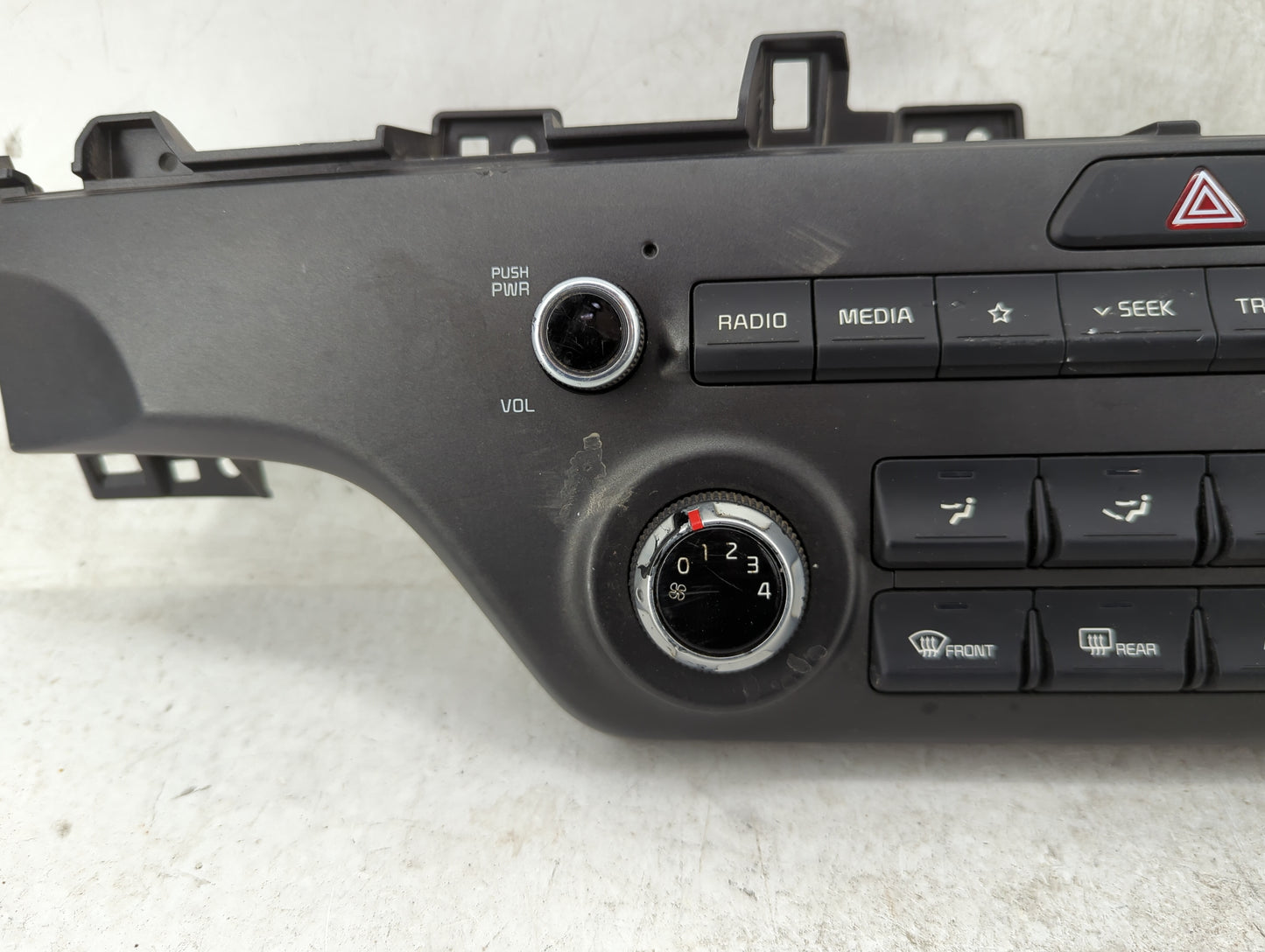 2020-2021 Kia Sportage Climate Control Module Temperature AC/Heater Replacement P/N:97250-D9AB0AK5 Fits Fits 2020 2021 OEM U