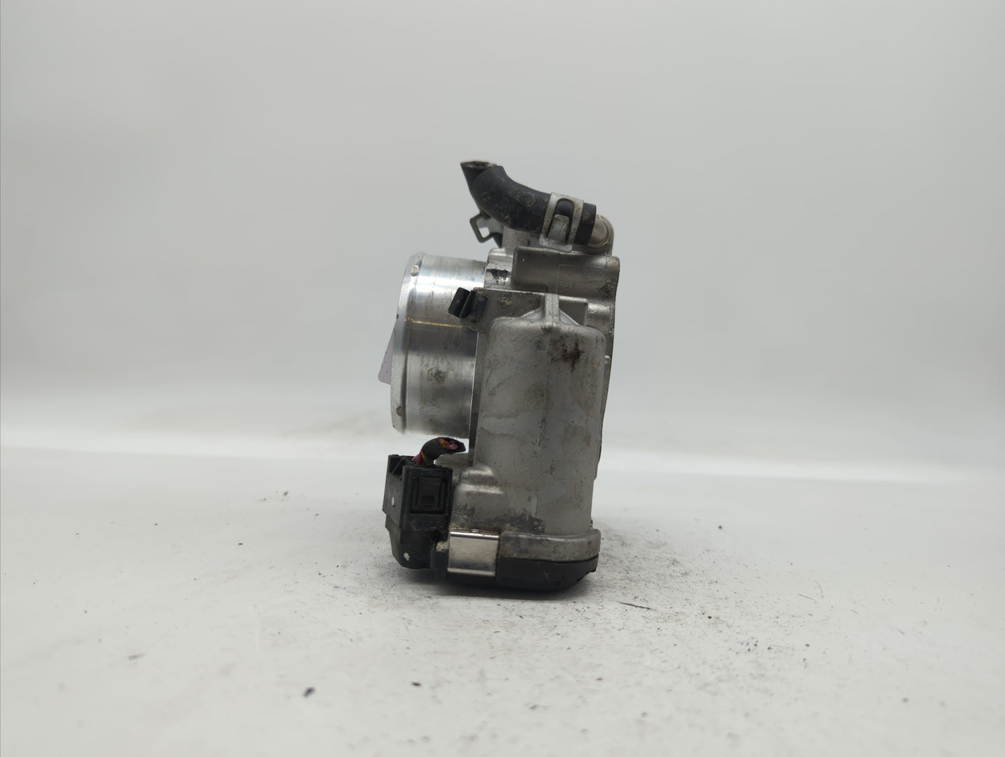 2017-2019 Kia Sportage Throttle Body P/N:35100-2G600 Fits Fits 2015 2016 2017 2018 2019 OEM Used Auto Parts - Oemusedautopar