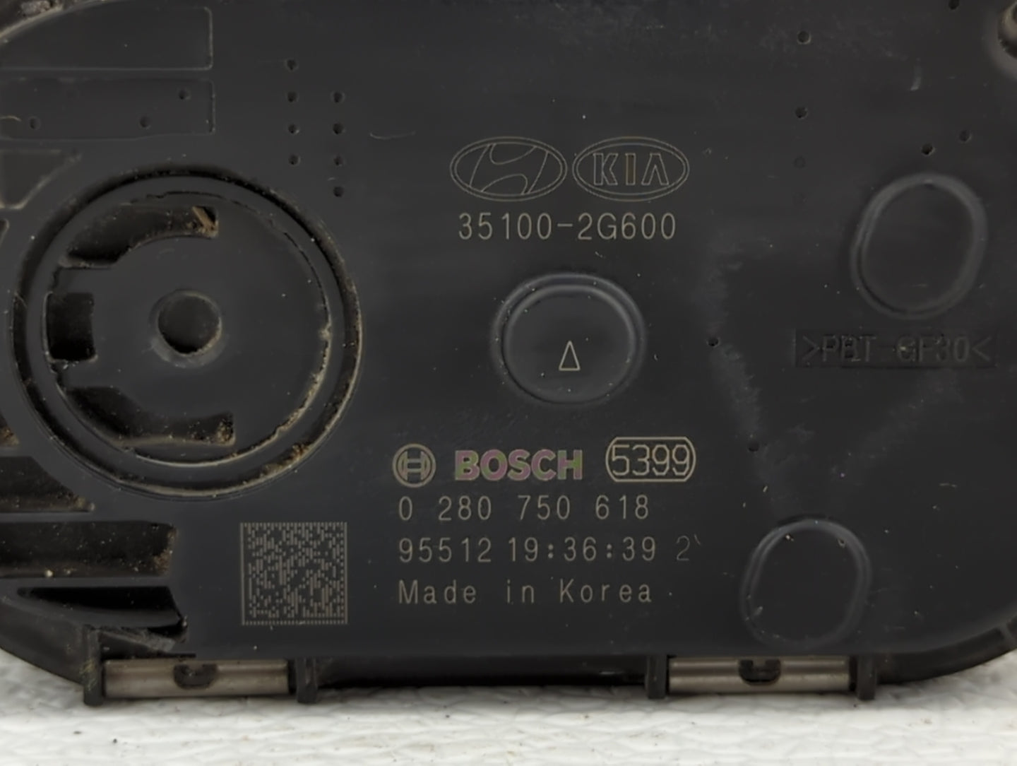 2017-2021 Kia Sportage Throttle Body P/N:0 280 750 618 35100-2G600 Fits Fits 2015 2016 2017 2018 2019 2020 2021 OEM Used Aut
