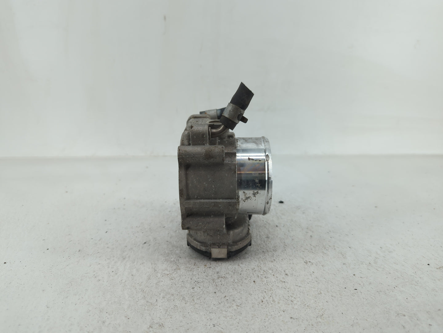 2017-2021 Kia Sportage Throttle Body P/N:35100-2G600 Fits Fits 2015 2016 2017 2018 2019 2020 2021 OEM Used Auto Parts - Oemu