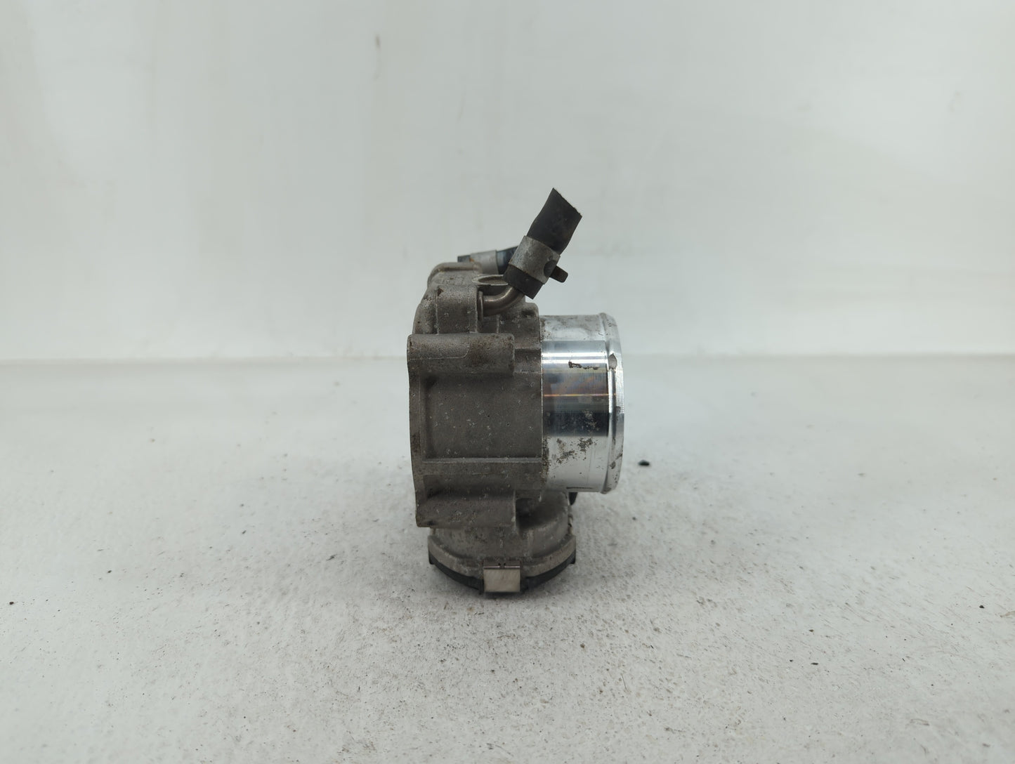 2017-2021 Kia Sportage Throttle Body P/N:35100-2G600 Fits Fits 2015 2016 2017 2018 2019 2020 2021 OEM Used Auto Parts - Oemu