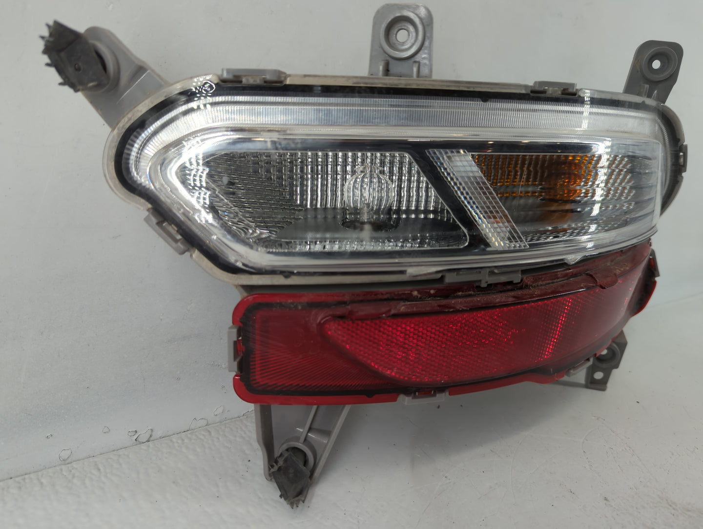 2017-2019 Kia Sportage Tail Light Assembly Driver Left OEM P/N:92406-D97 92406-D97 DOT Fits Fits 2017 2018 2019 OEM Used Aut
