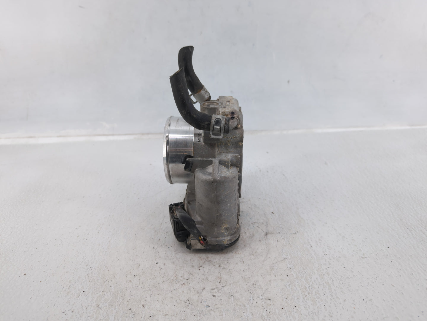 2017-2021 Kia Sportage Throttle Body P/N:35100-2G600 Fits Fits 2015 2016 2017 2018 2019 2020 2021 OEM Used Auto Parts - Oemu
