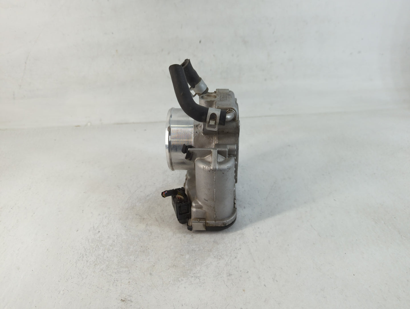 2017-2021 Kia Sportage Throttle Body P/N:35100-2G600 Fits Fits 2015 2016 2017 2018 2019 2020 2021 OEM Used Auto Parts - Oemu