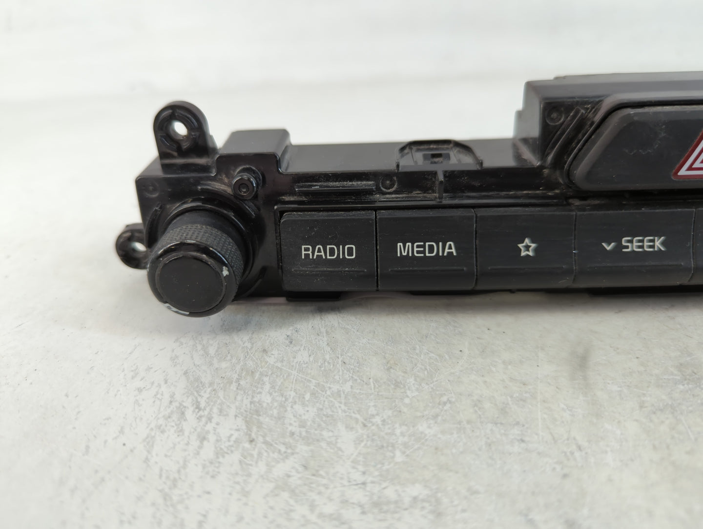 2018-2021 Kia Sportage Radio AM FM Cd Player Receiver Replacement P/N:D9965 68020 PP-GF20 Fits Fits 2018 2019 2020 2021 OEM 