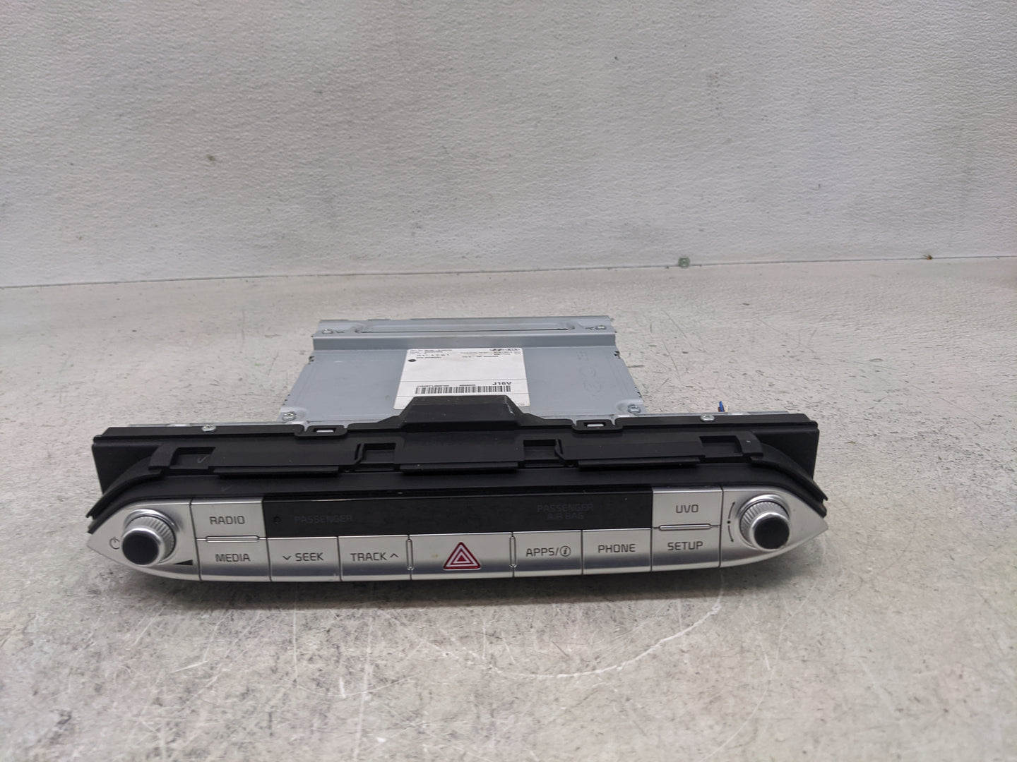 2019-2020 Kia Stinger Radio AM FM Cd Player Receiver Replacement P/N:96160-J5160FHV Fits Fits 2019 2020 OEM Used Auto Parts 