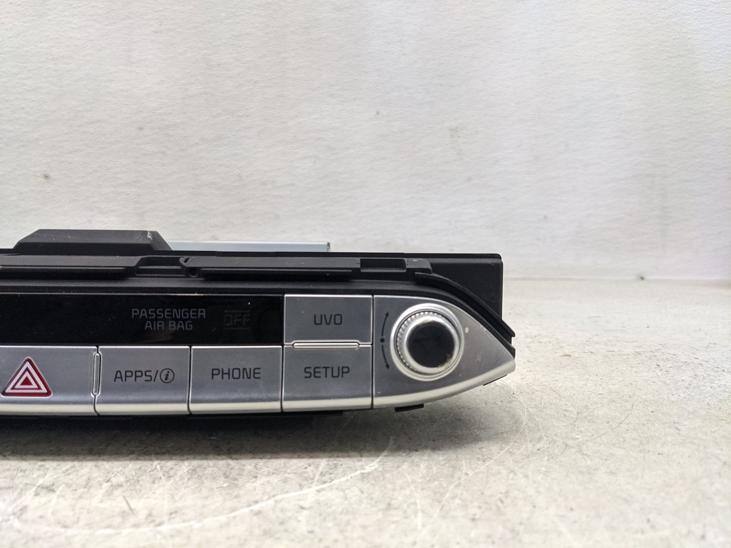 2019-2020 Kia Stinger Radio AM FM Cd Player Receiver Replacement P/N:96160-J5160FHV Fits Fits 2019 2020 OEM Used Auto Parts 