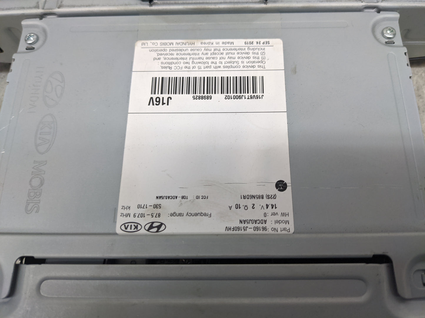 2019-2020 Kia Stinger Radio AM FM Cd Player Receiver Replacement P/N:96160-J5160FHV Fits Fits 2019 2020 OEM Used Auto Parts 