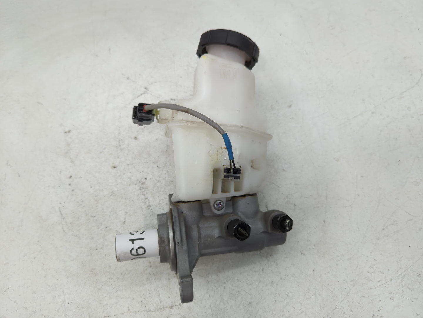 2018-2020 Kia Stinger Brake Master Cylinder - Oemusedautoparts1.com
