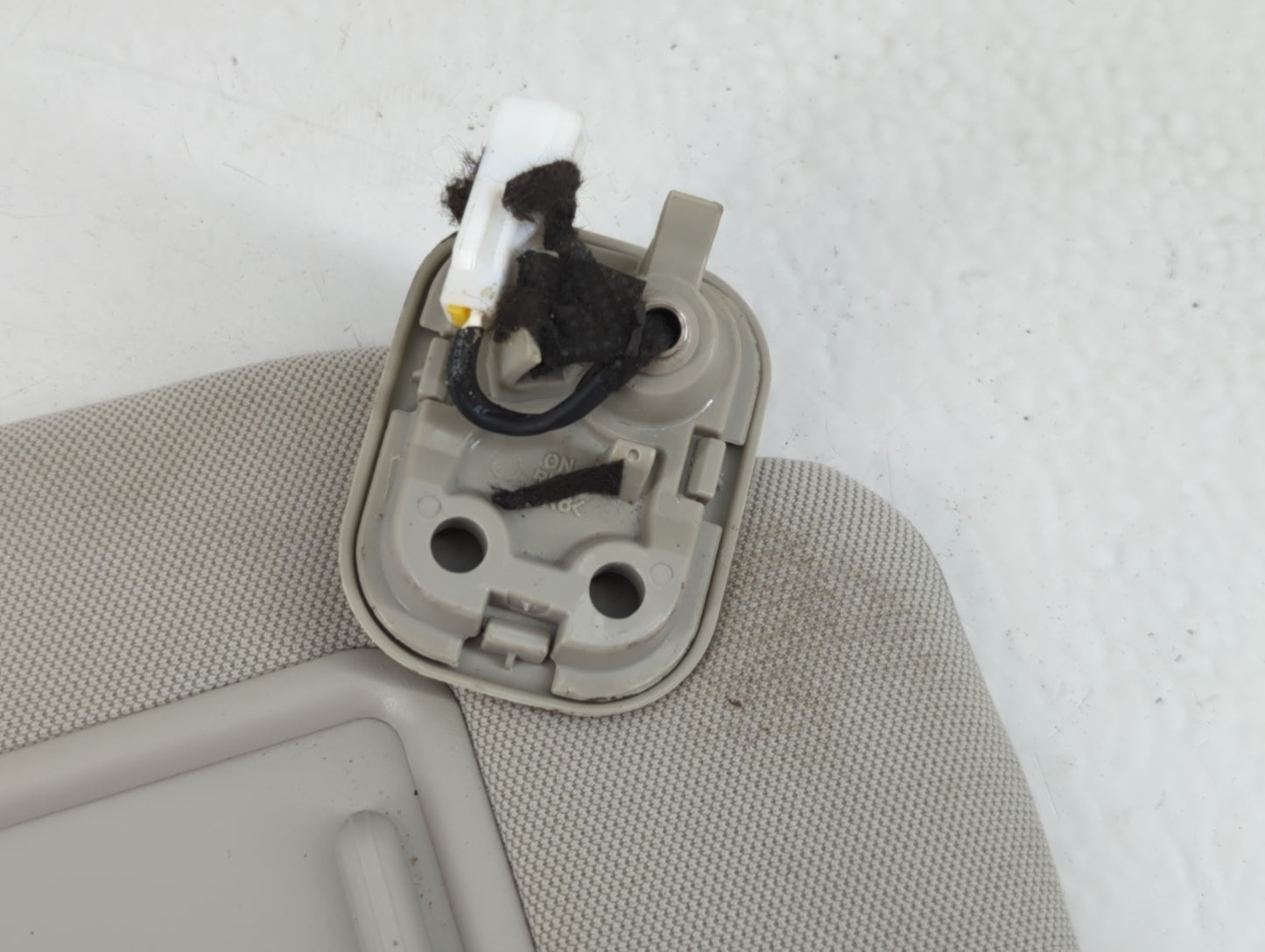 2020-2022 Kia Telluride Sun Visor Shade Replacement Driver Left Mirror Fits Fits 2020 2021 2022 OEM Used Auto Parts - Oemuse