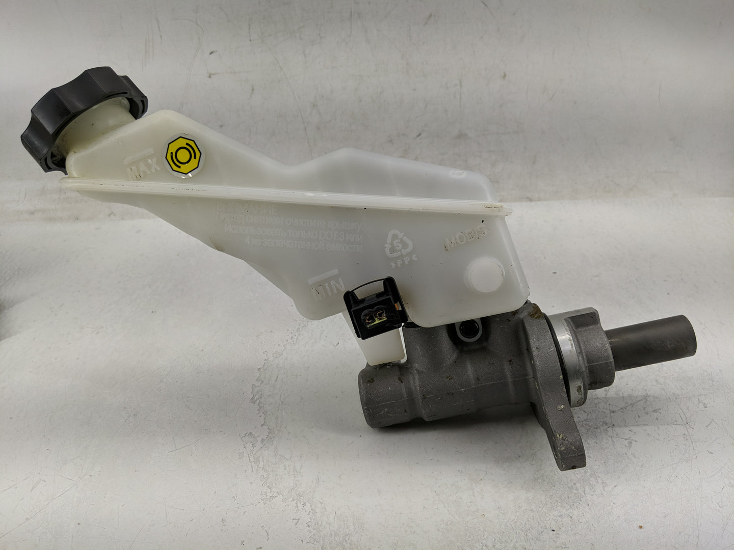 2020-2022 Kia Telluride Brake Master Cylinder - Oemusedautoparts1.com