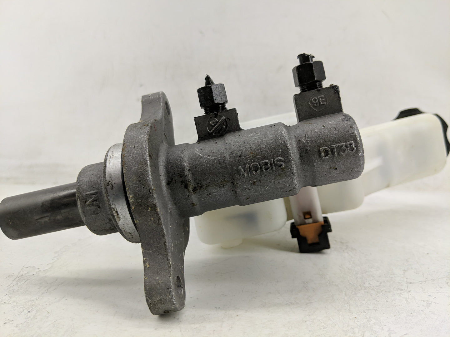 2020-2022 Kia Telluride Brake Master Cylinder - Oemusedautoparts1.com