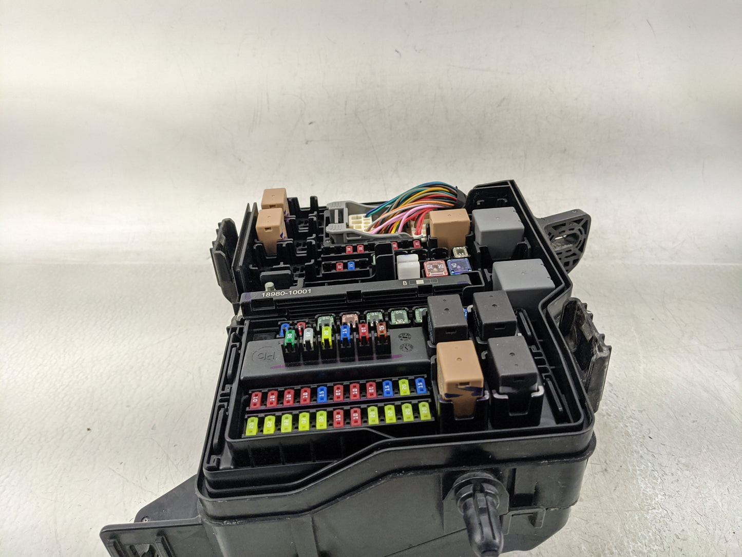 2020-2022 Kia Telluride Fusebox Fuse Box Panel Relay Module P/N:91956-89010 Fits Fits 2020 2021 2022 OEM Used Auto Parts - O