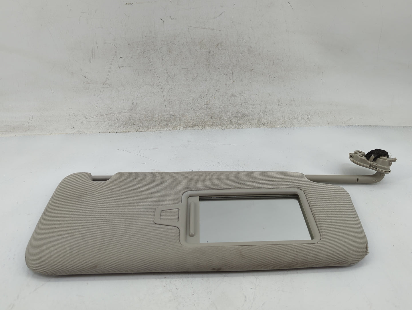 2020-2022 Kia Telluride Sun Visor Shade Replacement Passenger Right Mirror Fits Fits 2020 2021 2022 OEM Used Auto Parts - Oe