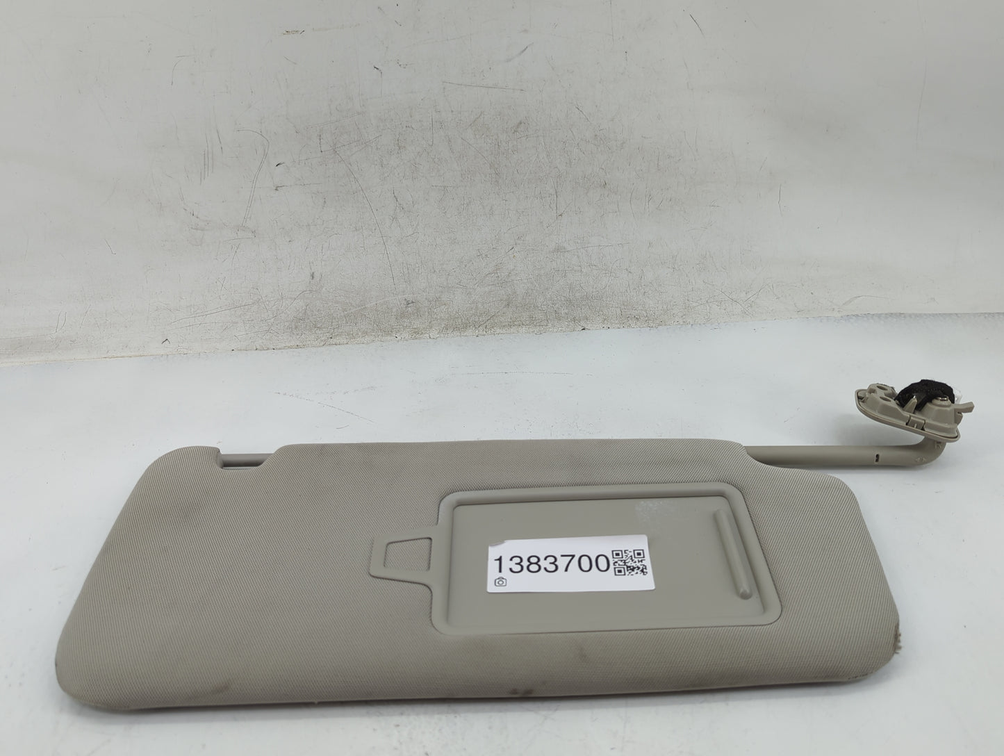2020-2022 Kia Telluride Sun Visor Shade Replacement Passenger Right Mirror Fits Fits 2020 2021 2022 OEM Used Auto Parts - Oe