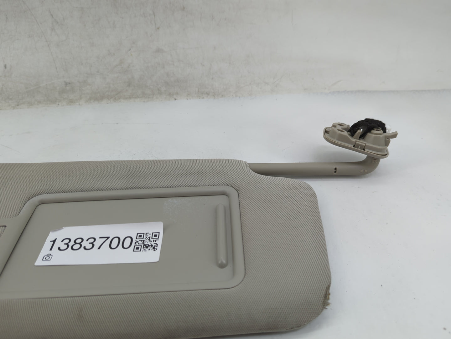 2020-2022 Kia Telluride Sun Visor Shade Replacement Passenger Right Mirror Fits Fits 2020 2021 2022 OEM Used Auto Parts - Oe