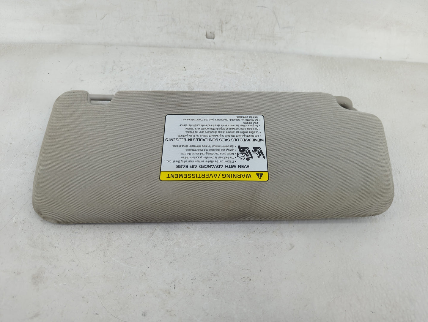 2020-2022 Kia Telluride Sun Visor Shade Replacement Driver Left Mirror Fits Fits 2020 2021 2022 OEM Used Auto Parts - Oemuse