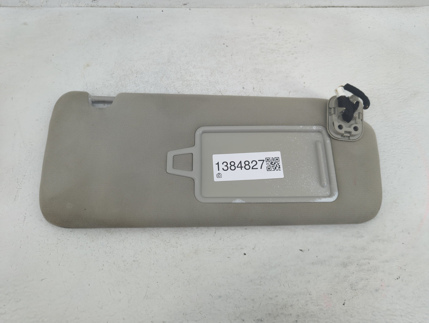 2020-2022 Kia Telluride Sun Visor Shade Replacement Passenger Right Mirror Fits Fits 2020 2021 2022 OEM Used Auto Parts - Oe