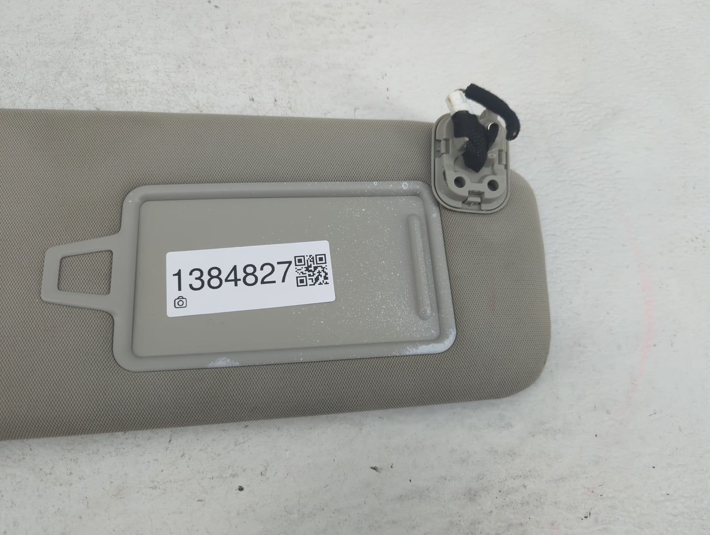 2020-2022 Kia Telluride Sun Visor Shade Replacement Passenger Right Mirror Fits Fits 2020 2021 2022 OEM Used Auto Parts - Oe