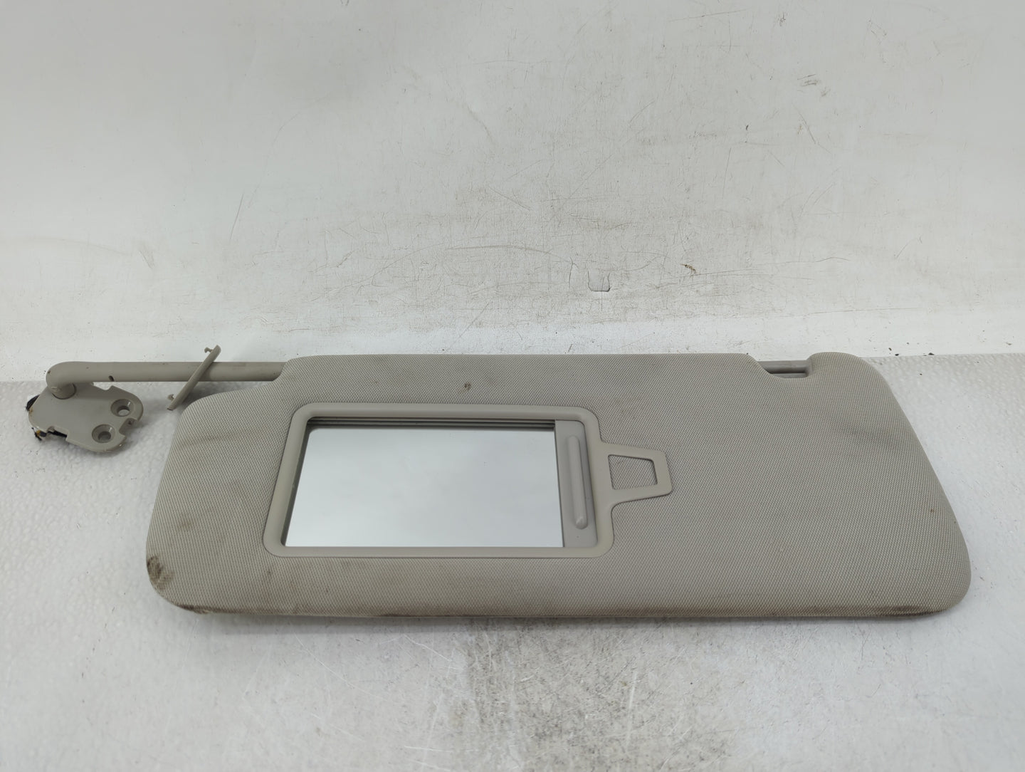 2020-2022 Kia Telluride Sun Visor Shade Replacement Passenger Right Mirror Fits Fits 2020 2021 2022 OEM Used Auto Parts - Oe