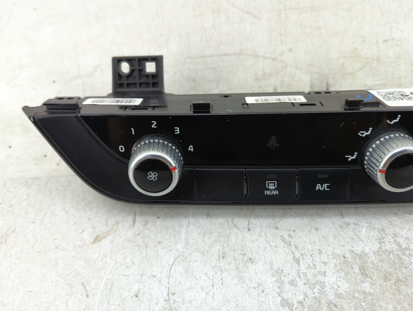 2020-2022 Kia Telluride Climate Control Module Temperature AC/Heater Replacement P/N:97250-S9000 Fits Fits 2020 2021 2022 OE