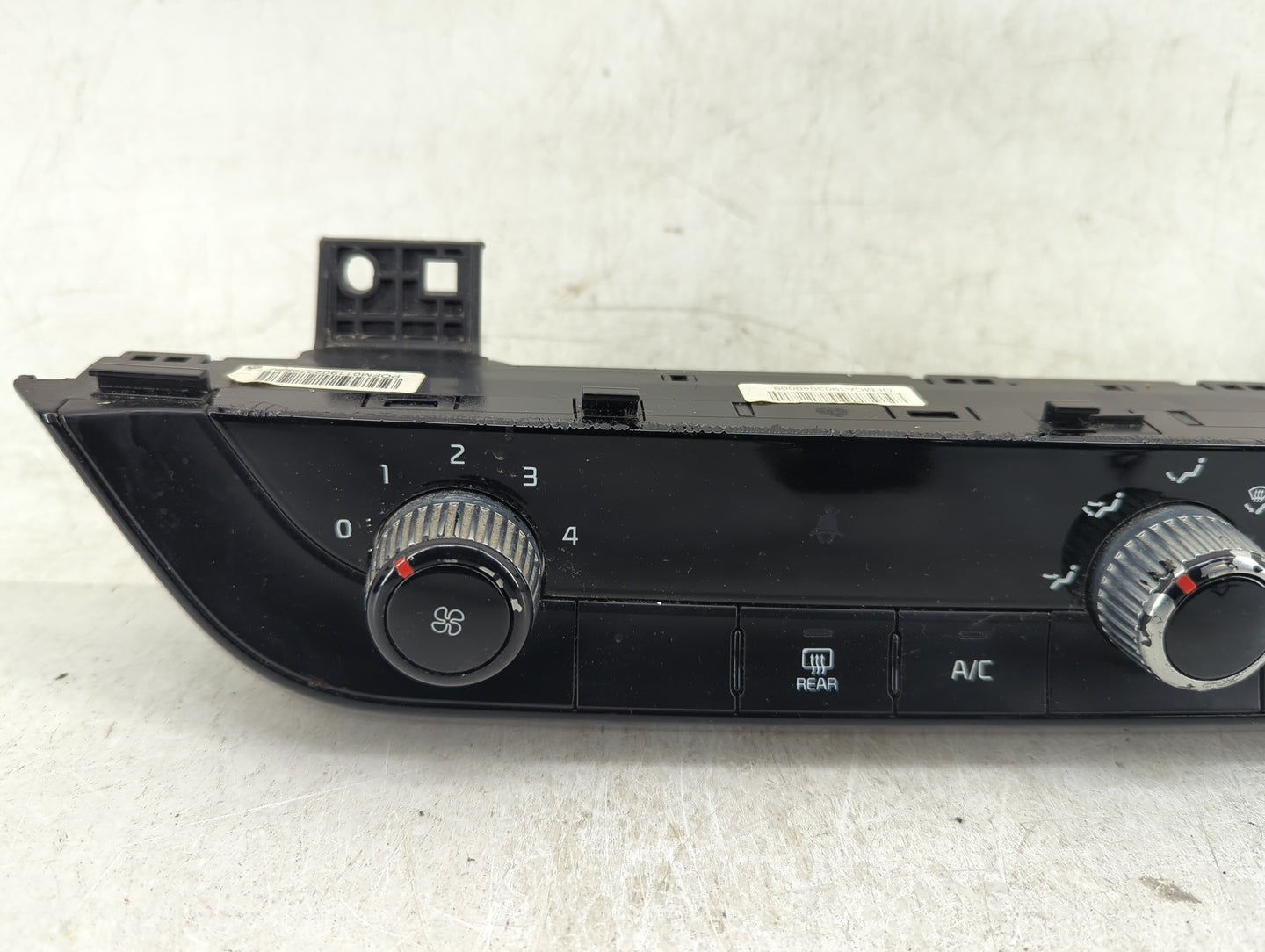 2020-2022 Kia Telluride Climate Control Module Temperature AC/Heater Replacement P/N:97250-S9000 Fits Fits 2020 2021 2022 OE