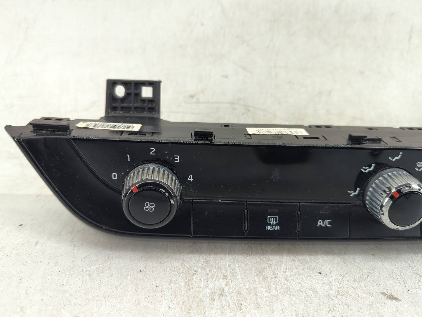 2020-2022 Kia Telluride Climate Control Module Temperature AC/Heater Replacement P/N:97250-S9000 Fits Fits 2020 2021 2022 OE