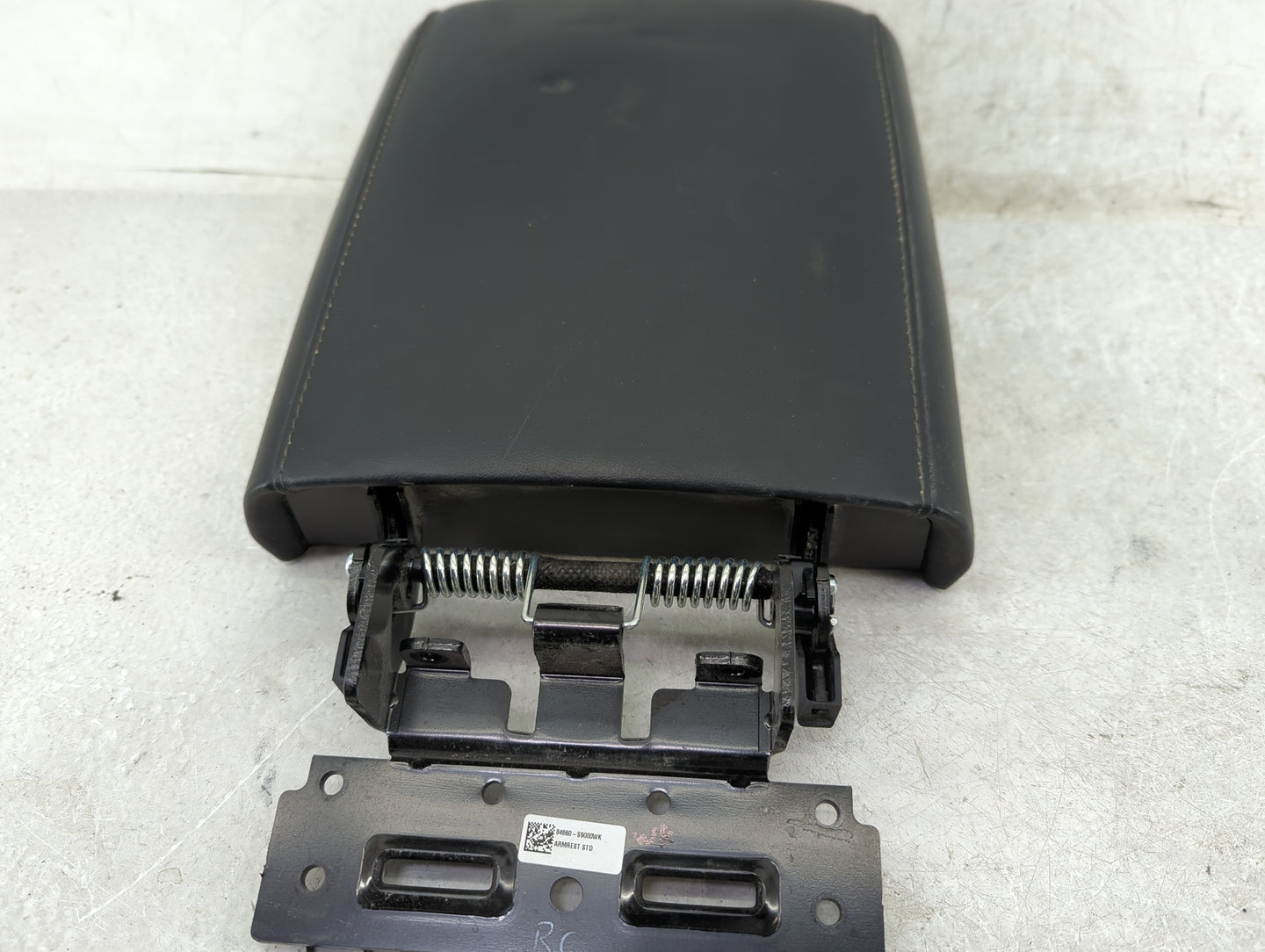 2020 Kia Telluride Center Console Armrest Cover Lid Fits OEM Used Auto Parts - Oemusedautoparts1.com