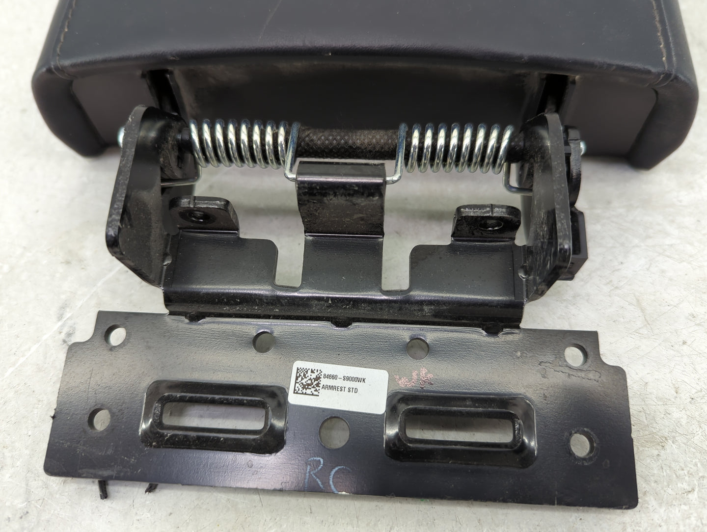 2020 Kia Telluride Center Console Armrest Cover Lid Fits OEM Used Auto Parts - Oemusedautoparts1.com