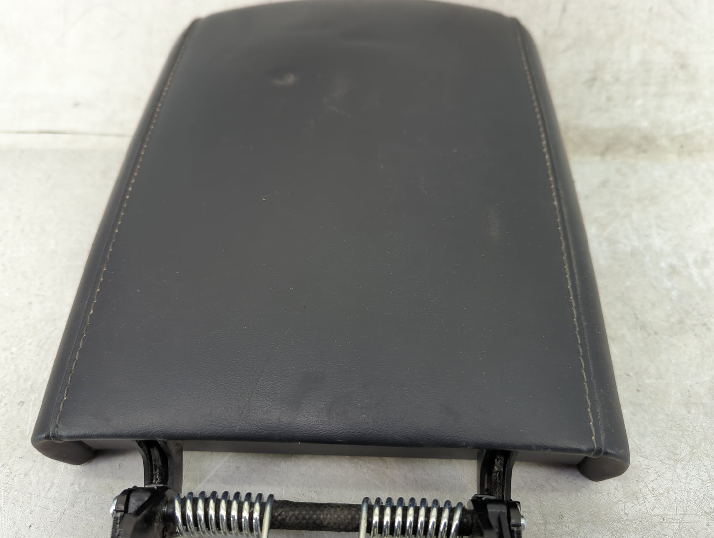 2020 Kia Telluride Center Console Armrest Cover Lid Fits OEM Used Auto Parts - Oemusedautoparts1.com
