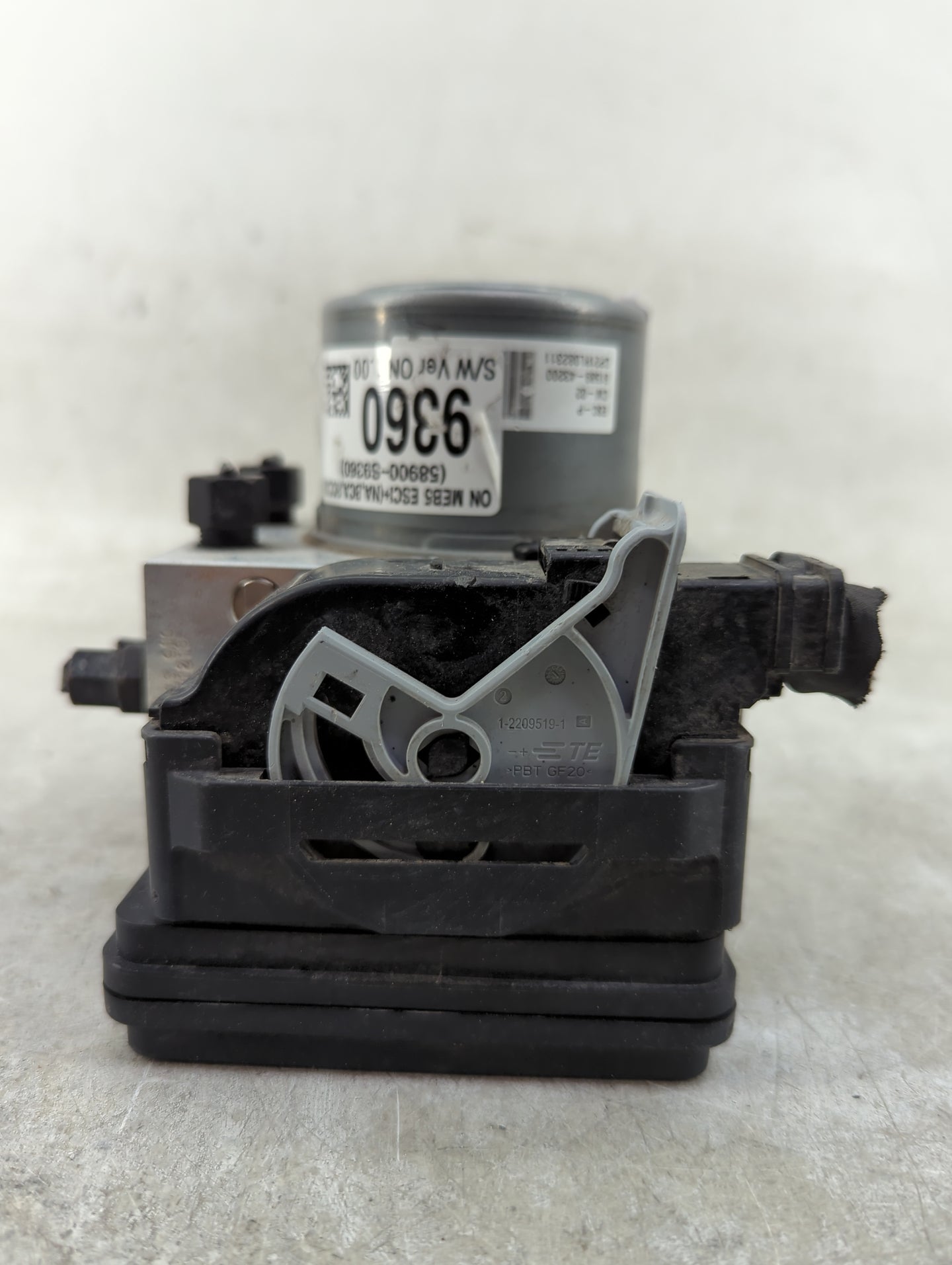 2020-2022 Kia Telluride ABS Pump Control Module Replacement P/N:S9589-32840 Fits Fits 2020 2021 2022 OEM Used Auto Parts - O