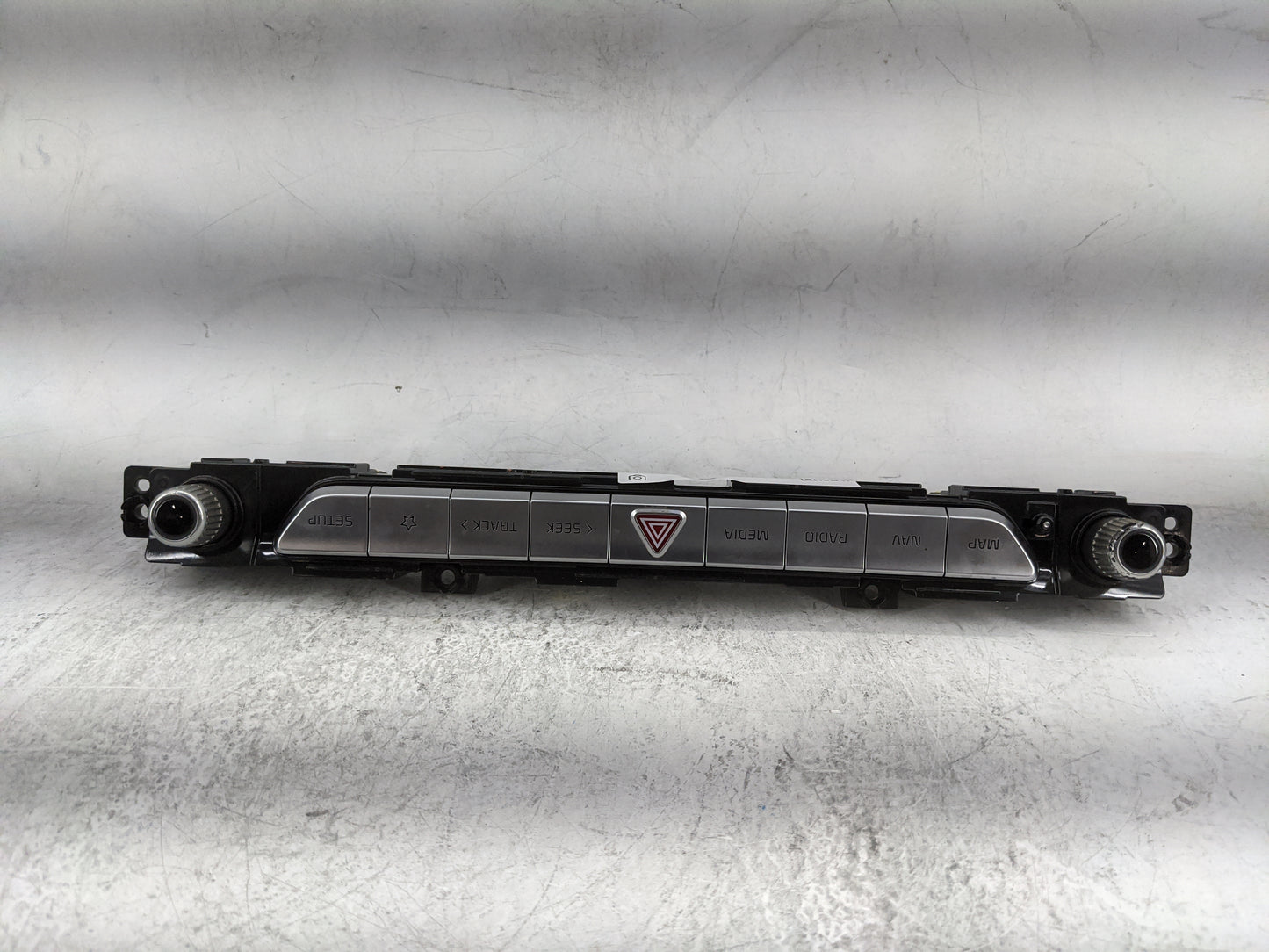 2020-2022 Kia Telluride Radio Control Panel 1478322 - Oemusedautoparts1.com